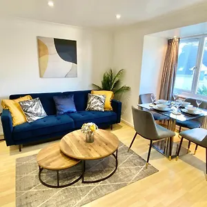 Central Four-storey Townhouse With Free Parking Holiday home