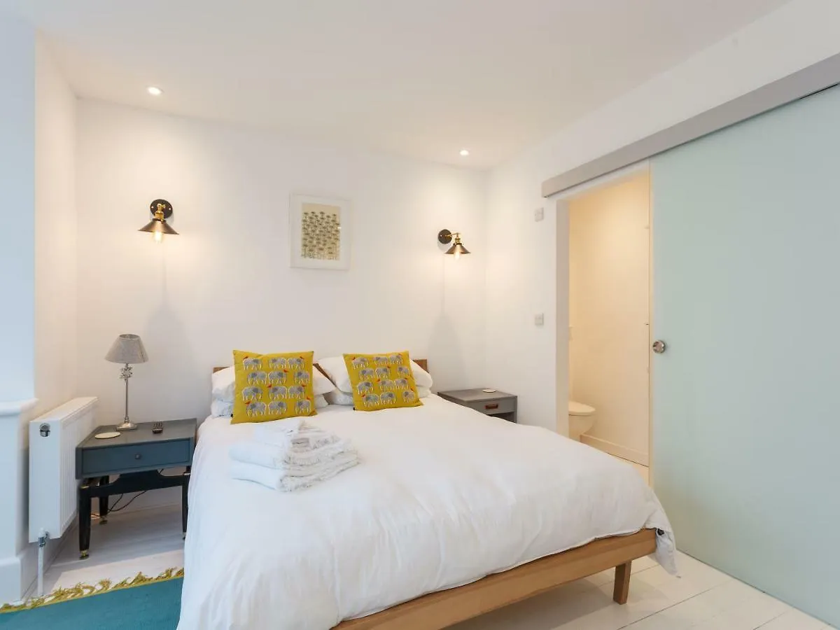 Dale House - Vivre Retreats Apartment Bournemouth